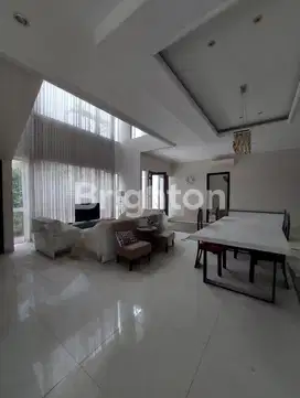 Rumah ISTIMEWAH Villa Bukit Regency Pakuwon Indah SIAP Huni
