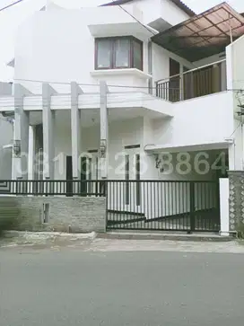 Rumah Tengah Kota Siap Pakai Bawah 2 Milyar