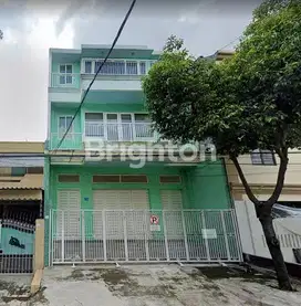 RUMAH 3 LANTAI JL TUMAPEL