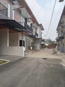 Di jual rumah minimalis kokoh permanen 2 lantai full dlm clusteran