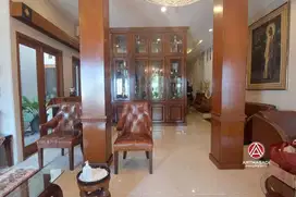 SECONDARY MODERN TROPIS KEBAYORAN BARU