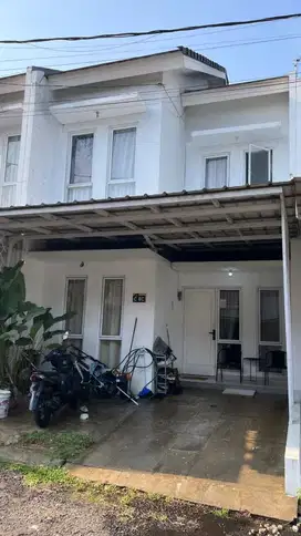 Rumah 2 lantai sudah full renovasi di kawasan asri dan nyaman