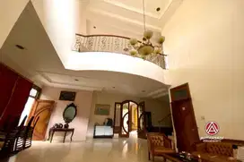 PEJATEN, RUMAH LAMA BANGUNAN KOKOH DALAM TOWN HOUSE
