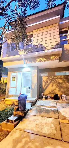 Disewakan Cepat. Cluster Virginia Gading Serpong Posisi Hook, ada 2 AC