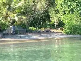 Tanah pinggir pantai di Lombok Barat