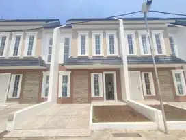 Rumah Hadap Timur dekat Trans Studio Mall Cibubur Free Renov J-26924