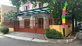 Dijual Rumah Hoek Bagus Lokasi Strategis di Komplek Cipinang Indah II