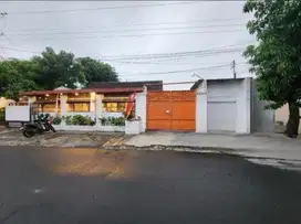 Rumah Tempat Usaha Plus Kost Exlusive UMS