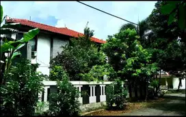 Dijual rumah hook 2 lt semi furnish startegis dikomplek dki jagakarsa