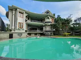 Jual Rumah Luxury Golf View Graha Family Main Road