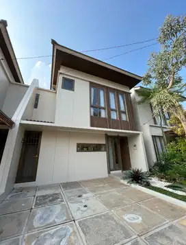 Rumah premium 2 lantai dengan konsep japanese Resort Hadap Danau