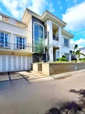 Rumah Mewah Dalam Komplek Swiming Pool Di Pejaten Barat