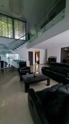 Di jual rumah di puri indah kembang abadi Jakarta barat