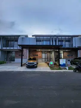 Rumah 2 Lantai di Dakota Suvarna Sutera Tangerang 1K8000SQ