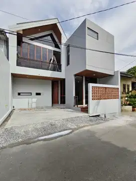 Rumah Baru Mewah Dalam Komplek Besar DI Jagakarsa Jakarta Selatan
