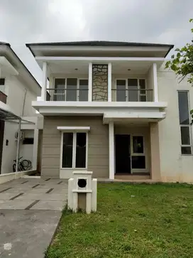JUAL MURAH    Rumah Suvarna Sutera 2 lantai 9x20