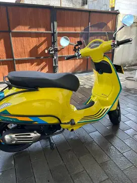 Vespa Primavera S iGet 150 2024 like new summer vibes