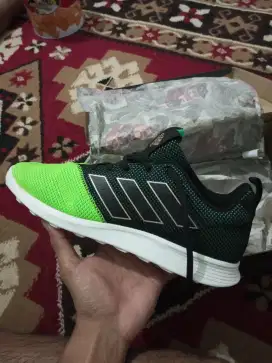 Sepatu Adidas running