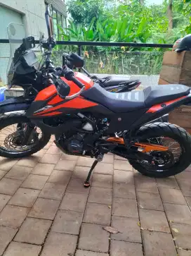 Motor KTM 390 tahun 2020 kilometer rendah