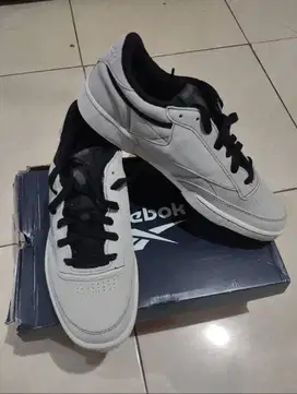 Reebok Sepatu Vintage Classic sz 42