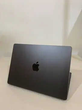 Macbook M3 2023