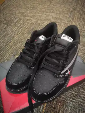 Nike air Jordan low VENOM uk 40