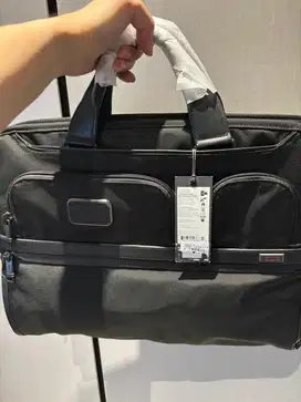 TUMI Alpha 3 Compact Large Screen Laptop Brief - Black