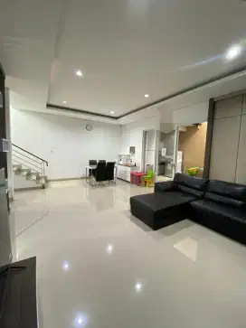 Jual Rumah Terawat di Sayap Setraduta Sarijadi Bandung