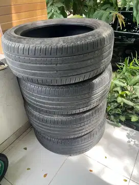 Ban pirelli 2019 r19 kondisi bagus masih tebal