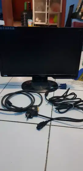 Monitor PC merk BENQ 16inc