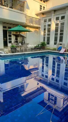 Dijual Rumah Luas Dengan Kolam Renang Di Cluster Bintaro Sektor 8