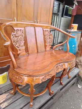 Bangku dari jati untuk dua orang