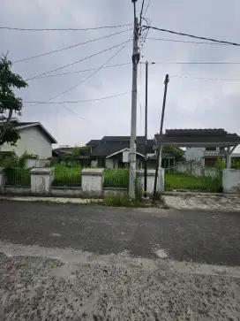 Di jual BU rumah tua hitung tanah