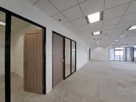 For Rent Kantor 215 m2 di Sampoerna Strategic Sudirman Kondisi Partisi