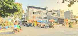 Tiga Ruko Gandeng 4 lantai Di Tepi Jln Pangeran Jayakarta, Jakarta