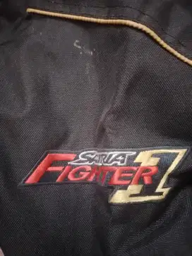 Jaket satria suzuki.
