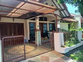 rumah asri di cluster elit trunojoyo banyumanik
