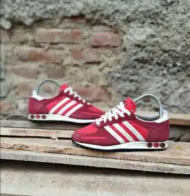 Sepatu Adidas la trainer 40 ⅔