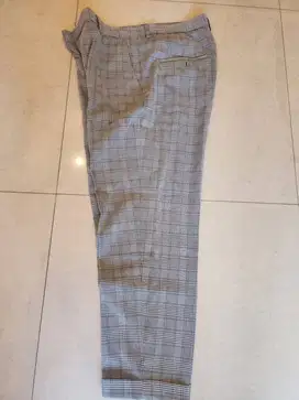 Celana Panjang Kotak - Kotak HnM
