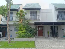 Rumah nyaman homey Graha Natura lokasi tenang dekat Pakuwon