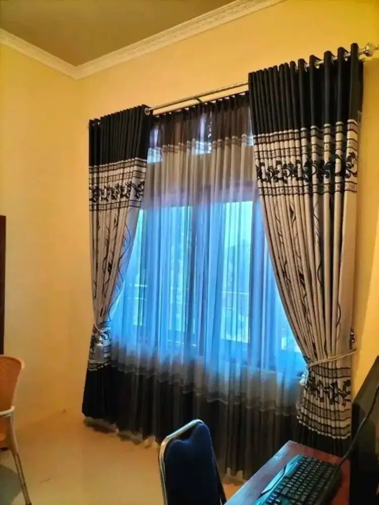 Pasang gordyn gorden murah vertikal roll blind jasa wallpaper dinding