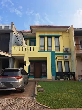 Rumah 2 Lantai Rapih Di Legenda Wisata Cibubur