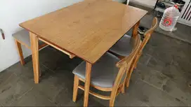 LIVIEN Meja dan Kursi Makan (Dining Set) Nora - Maple