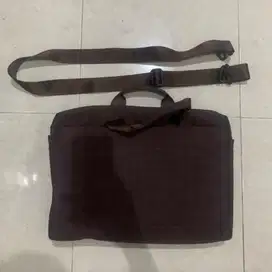 Tas Laptop Rivacase Coklat hingga 15.6 inch