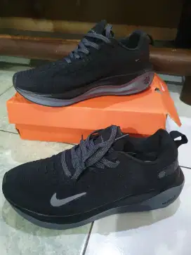 Nike infinity run 4 black sz 43
