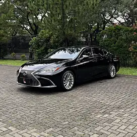 BERGARANSI! TERAWAT! Lexus ES250 Ultra Luxury 2020 es300h 2019 es 250