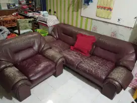 Dijual SOFA MERAH MAROON BEKAS