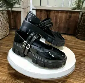 sepatu wanita, model heels, barang masi bersegel