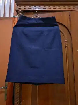 Rok Span Wanita Warna Navy