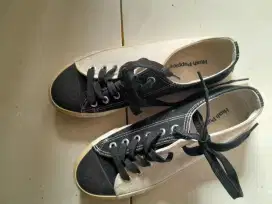 Preloved Sepatu Hush Puppies